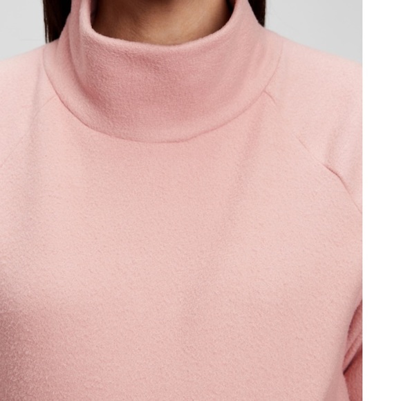 Gap maternity nursing fleece top - Picture 6 of 6